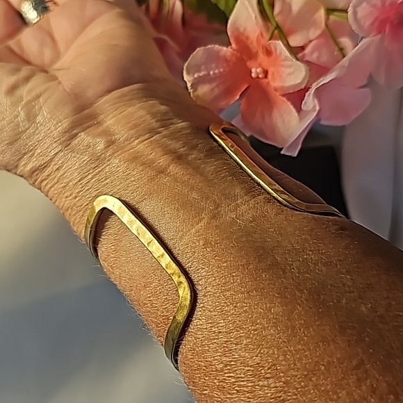 Silpada Looped in Cuff Hammered Brass Bracelet  KRB0080 - Picture 2 of 8